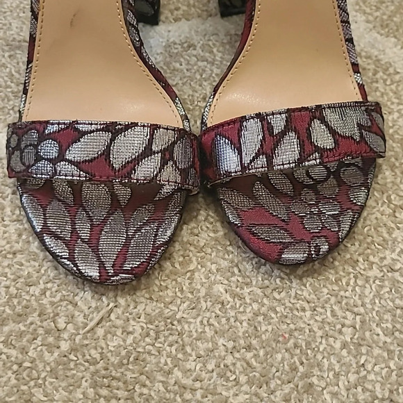 Merona (Target) Burgundy & Gunmetal Strappy Sandal - Size 7 1/2 - Picture 3 of 8